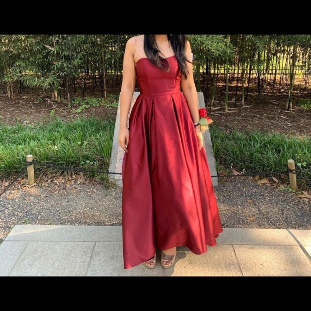 Camille La Vie Prom Dress (w free purse!!)